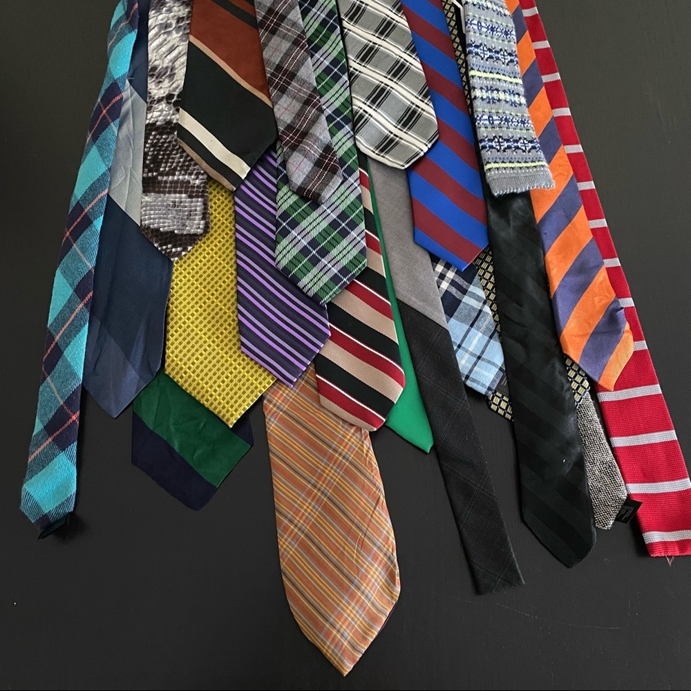 ASSORTED TIES VINTAGE TO MODERN ALL FOR ONE PRICE